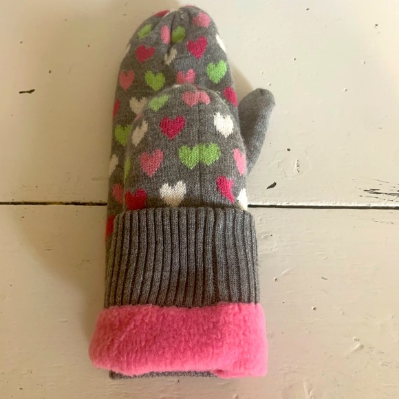 GAP Heart Mittens š š§¤ - Picture 3 of 4